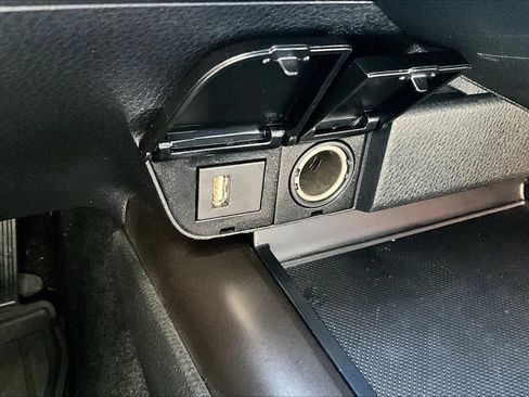 Used 2023 Toyota Camry SE image 25