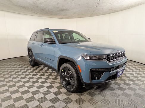 New 2026 Jeep Grand Cherokee Limited w/ Limited Altitude Package AWD/4WD image 5