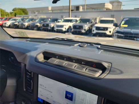 New 2026 Ford Bronco Badlands AWD/4WD image 32