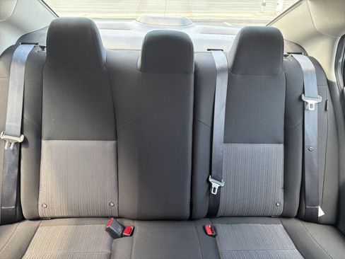 Used 2025 Nissan Sentra SV FWD image 35