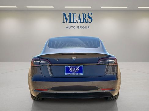 Used 2019 Tesla Model 3 Standard Range Plus image 4
