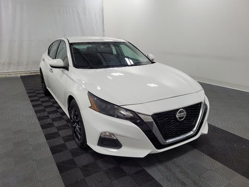 Used 2022 Nissan Altima 2.5 S FWD image 13