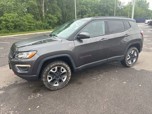 Used 2018 Jeep Compass Trailhawk AWD/4WD image 2