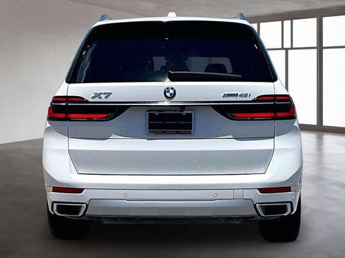 Used 2025 BMW X7 xDrive40i AWD/4WD image 4