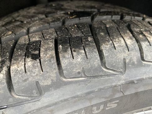 Used 2022 Chevrolet Bolt EUV Premier w/ Launch Edition image 19