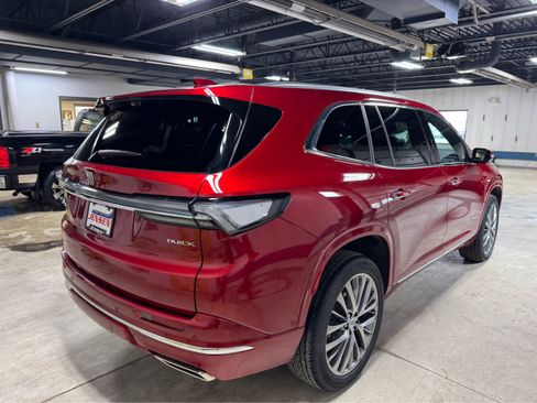 Certified 2025 Buick Enclave Avenir image 4