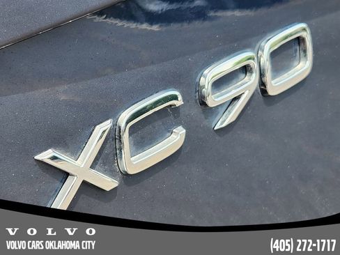 Certified 2025 Volvo XC90 B5 Core image 9