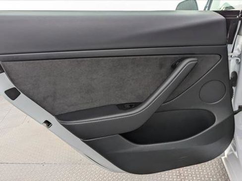 Used 2023 Tesla Model 3 Standard Range image 14