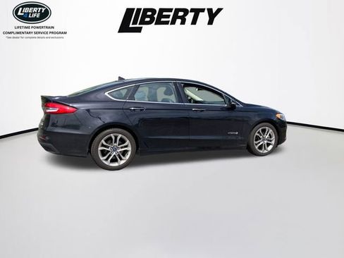 Used 2019 Ford Fusion Titanium FWD image 5