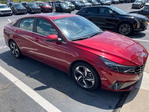 Used 2023 Hyundai Elantra Limited FWD image 6