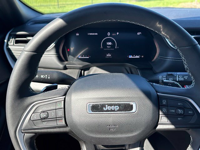 Used 2024 Jeep Grand Cherokee Altitude AWD/4WD image 22