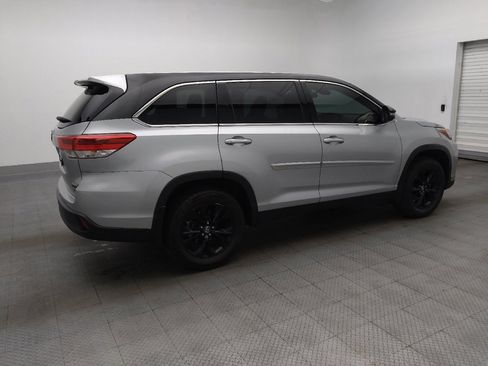Used 2019 Toyota Highlander LE image 10