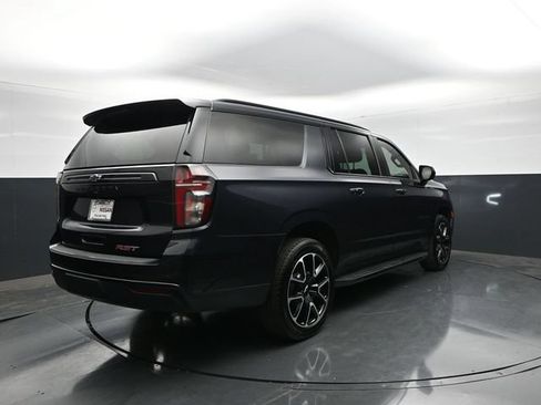 Used 2023 Chevrolet Suburban RST RWD image 8