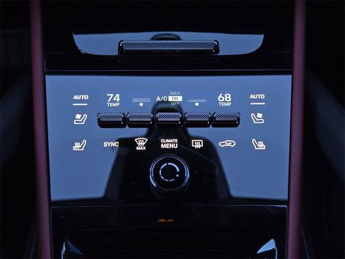 Used 2024 Porsche Cayenne S image 14