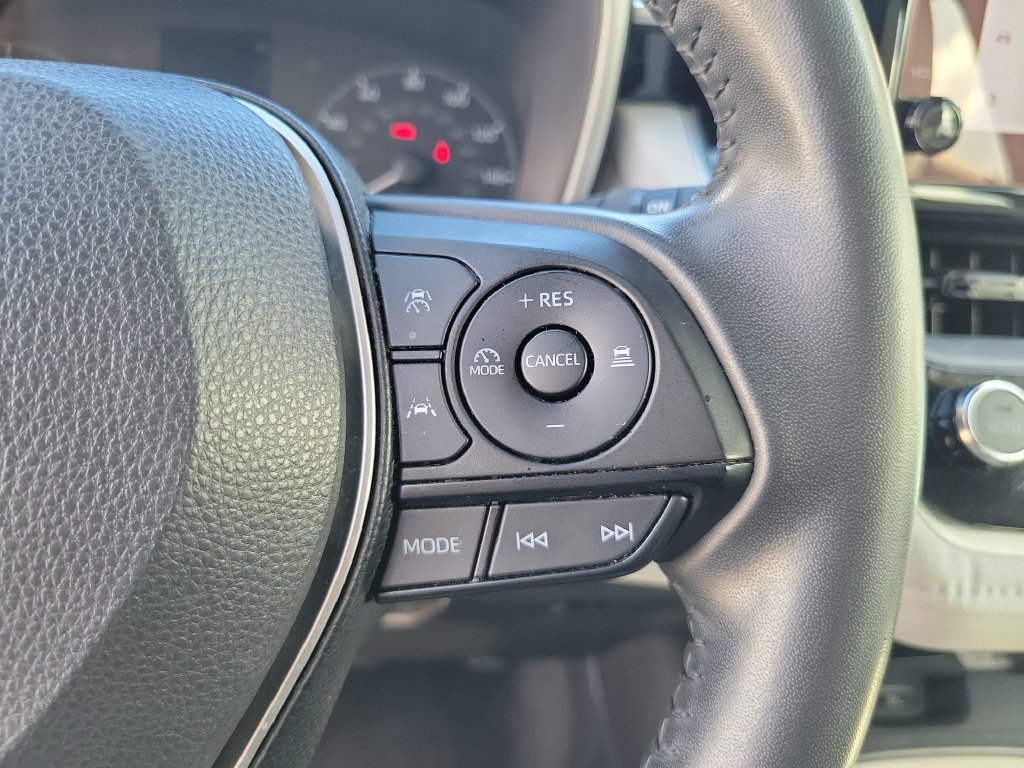 Used 2024 Toyota Corolla SE w/ SE Package FWD image 31