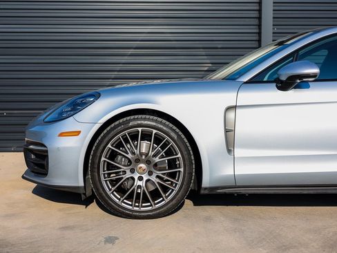 Certified 2023 Porsche Panamera Platinum Edition image 11