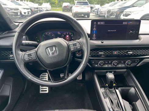 Used 2025 Honda Accord Sport image 25