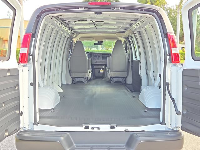 New 2026 GMC Savana 3500 Extended w/ Driver Convenience Package RWD image 6