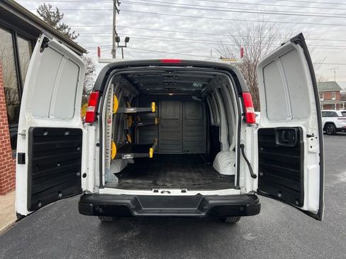 Used 2023 GMC Savana 2500 w/ Driver Convenience Package image 18