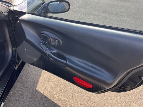 Used 2003 Chevrolet Corvette Convertible w/ Preferred Equipment Group1 image 12