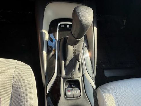 Certified 2021 Toyota Corolla LE FWD image 26