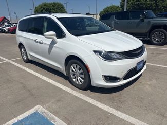 Used 2018 Chrysler Pacifica Touring-L FWD video 1
