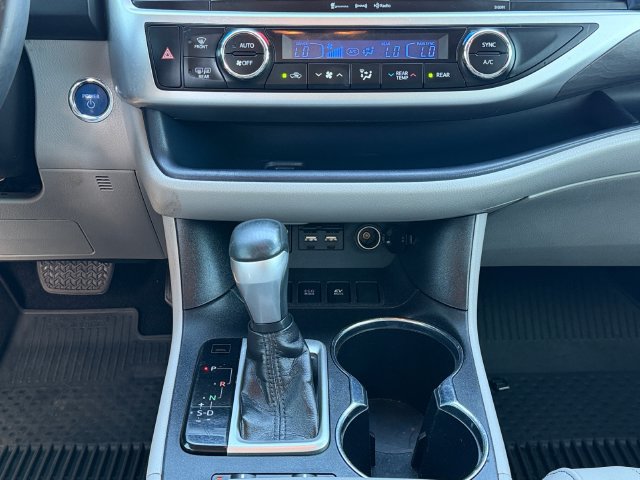 Used 2019 Toyota Highlander Limited Platinum AWD/4WD image 12