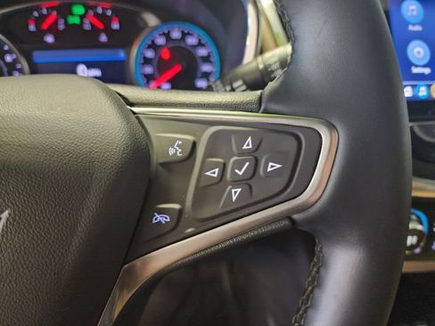 Used 2023 Chevrolet Equinox Premier image 23