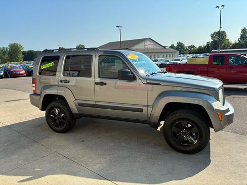 Used 2012 Jeep Liberty Sport w/ Popular Equipment Group AWD/4WD image 4