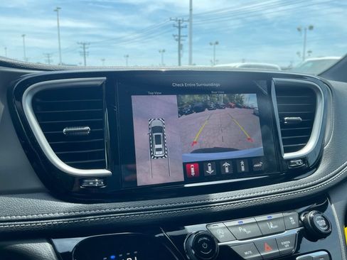 New 2027 Chrysler Pacifica Select w/ Family Tech Group FWD image 20
