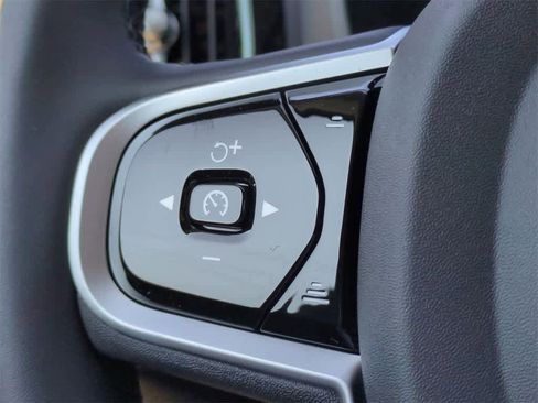 New 2026 Volvo XC60 B5 Core w/ Protection Package Premier image 24