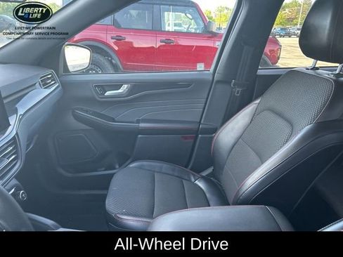 Used 2024 Ford Escape ST-Line w/ Tech Pack #1 AWD/4WD image 12
