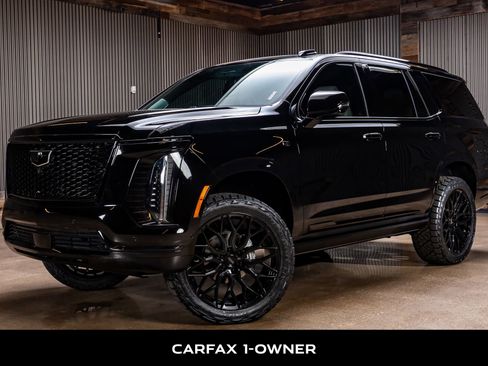 Used 2026 Cadillac Escalade Platinum Sport w/ LPO, ONYX Package image 5