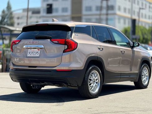 Used 2018 GMC Terrain SLE FWD image 17