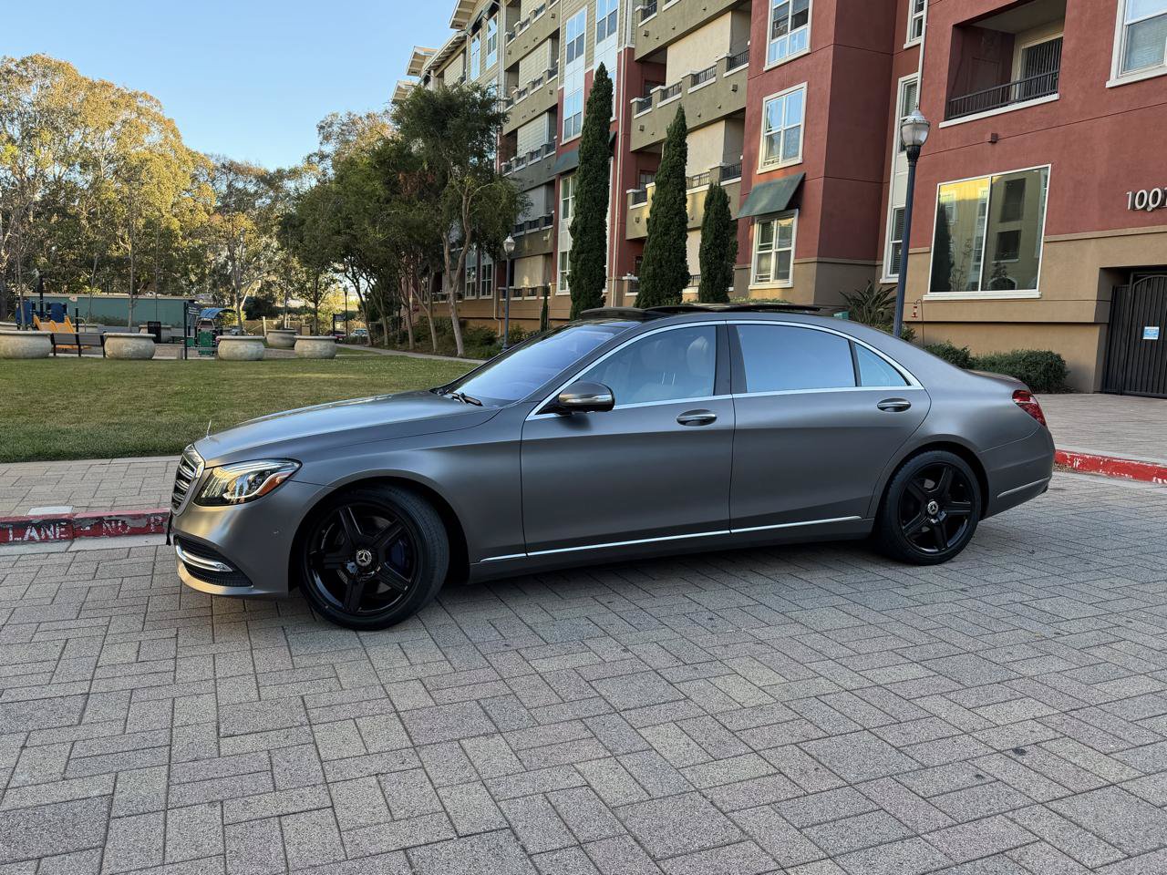 Used 2019 Mercedes-Benz S 560 Sedan image 3