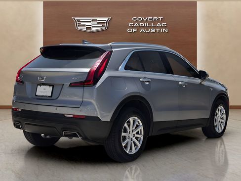 Certified 2023 Cadillac XT4 Luxury w/ Cold Weather Package FWD image 4