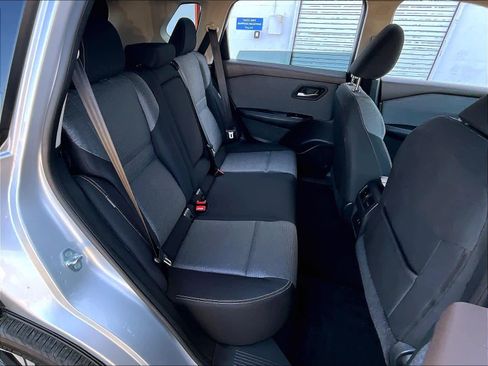 Used 2023 Nissan Rogue SV image 15