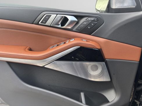 Used 2025 BMW ALPINA XB7 image 34