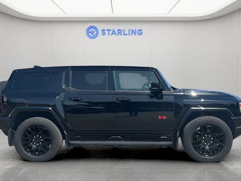 Certified 2025 GMC Hummer EV 2X w/ LPO, Sport Package AWD/4WD image 8