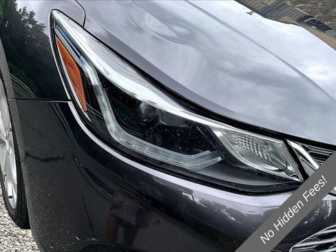 Used 2017 Chevrolet Cruze Premier FWD image 22
