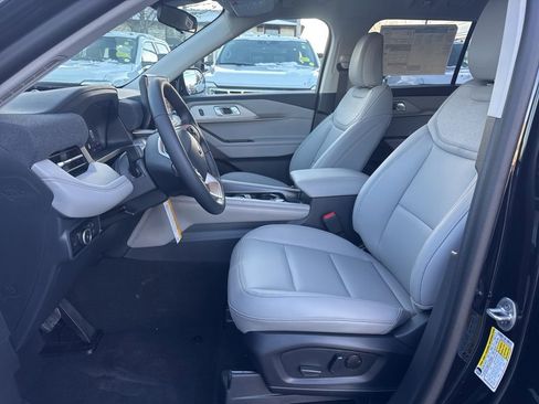 New 2026 Ford Explorer Active w/ Active Comfort Package image 12