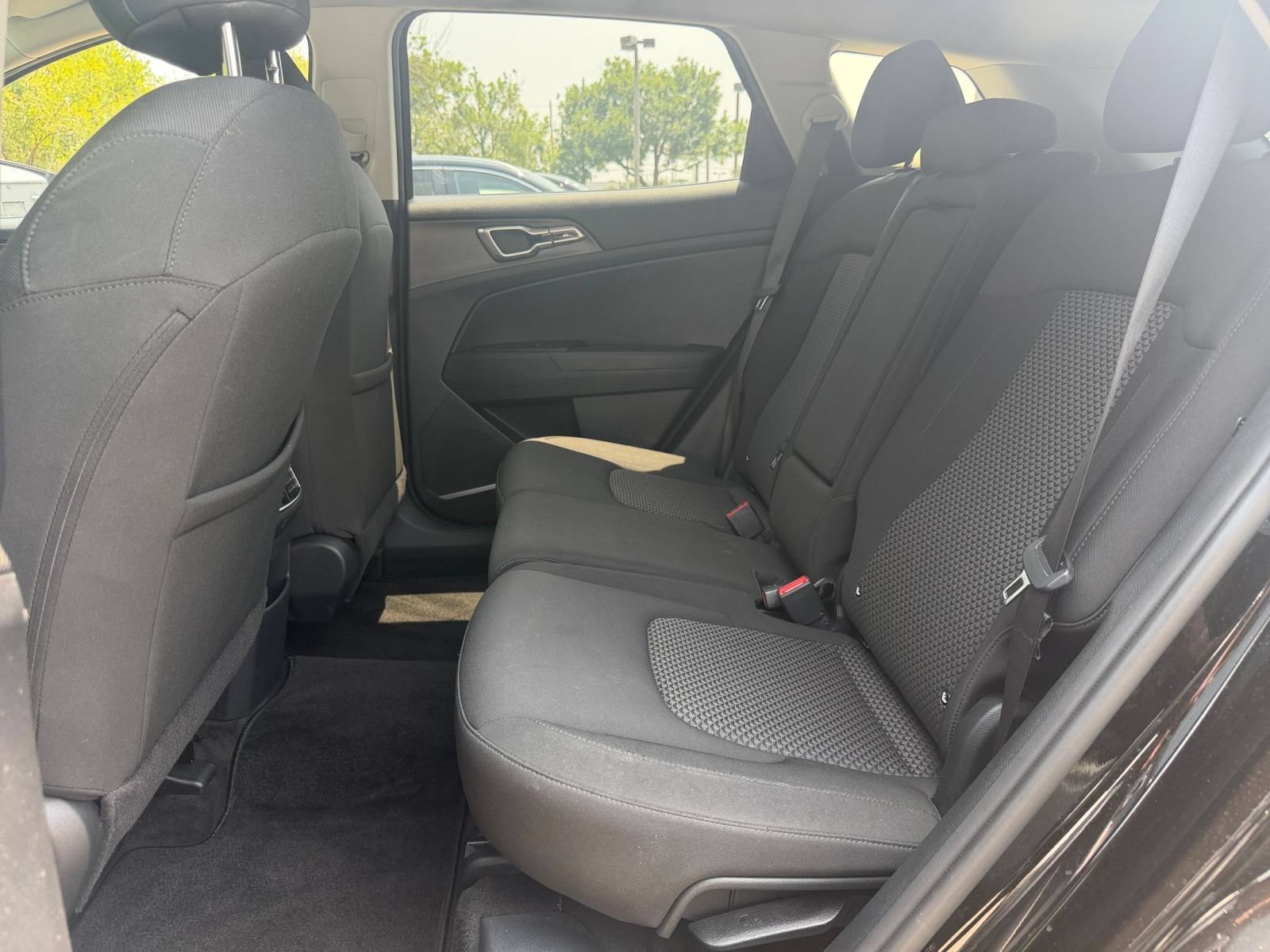 Used 2025 Kia Sportage LX AWD/4WD image 24
