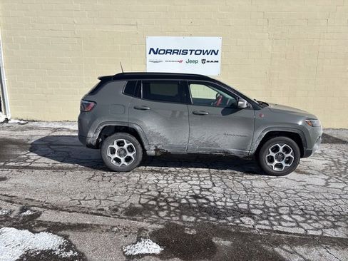 Used 2022 Jeep Compass Trailhawk image 2
