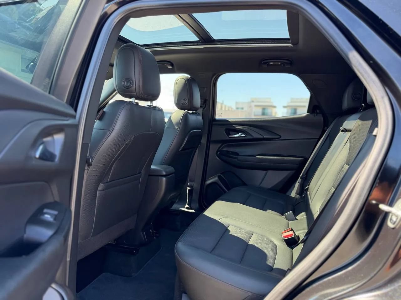 Used 2021 Chevrolet TrailBlazer RS w/ Sun and Liftgate Package FWD image 27