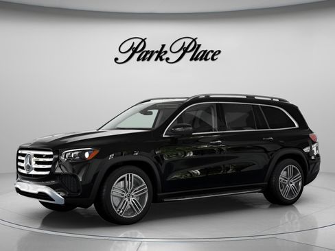 New 2026 Mercedes-Benz GLS 450 4MATIC image 2