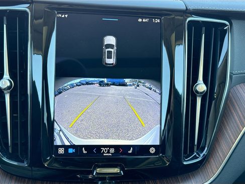 Used 2023 Volvo XC60 B5 Ultimate image 32