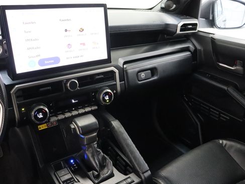 Used 2025 Toyota 4Runner Limited image 16