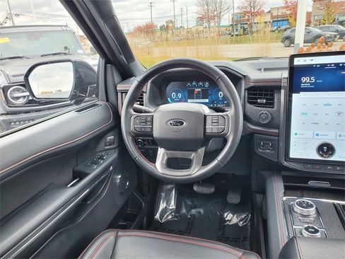 Certified 2023 Ford Expedition Limited image 9