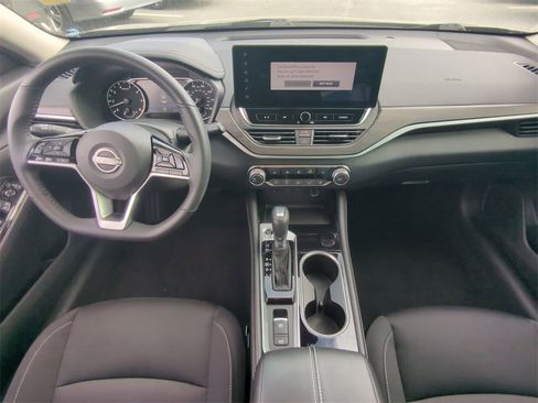 Used 2023 Nissan Altima 2.5 SV w/ SV Premium Package image 14