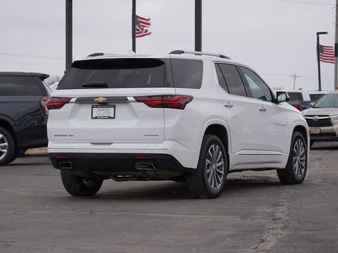Used 2023 Chevrolet Traverse Premier AWD/4WD image 3